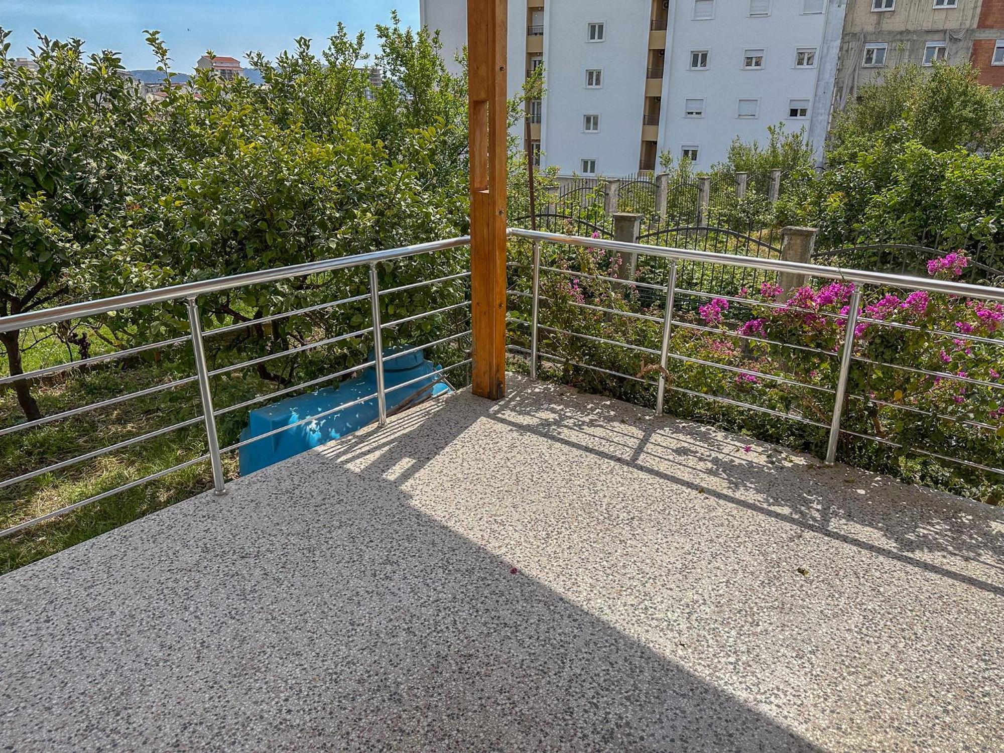 Gosa Apartments Bar Exterior foto